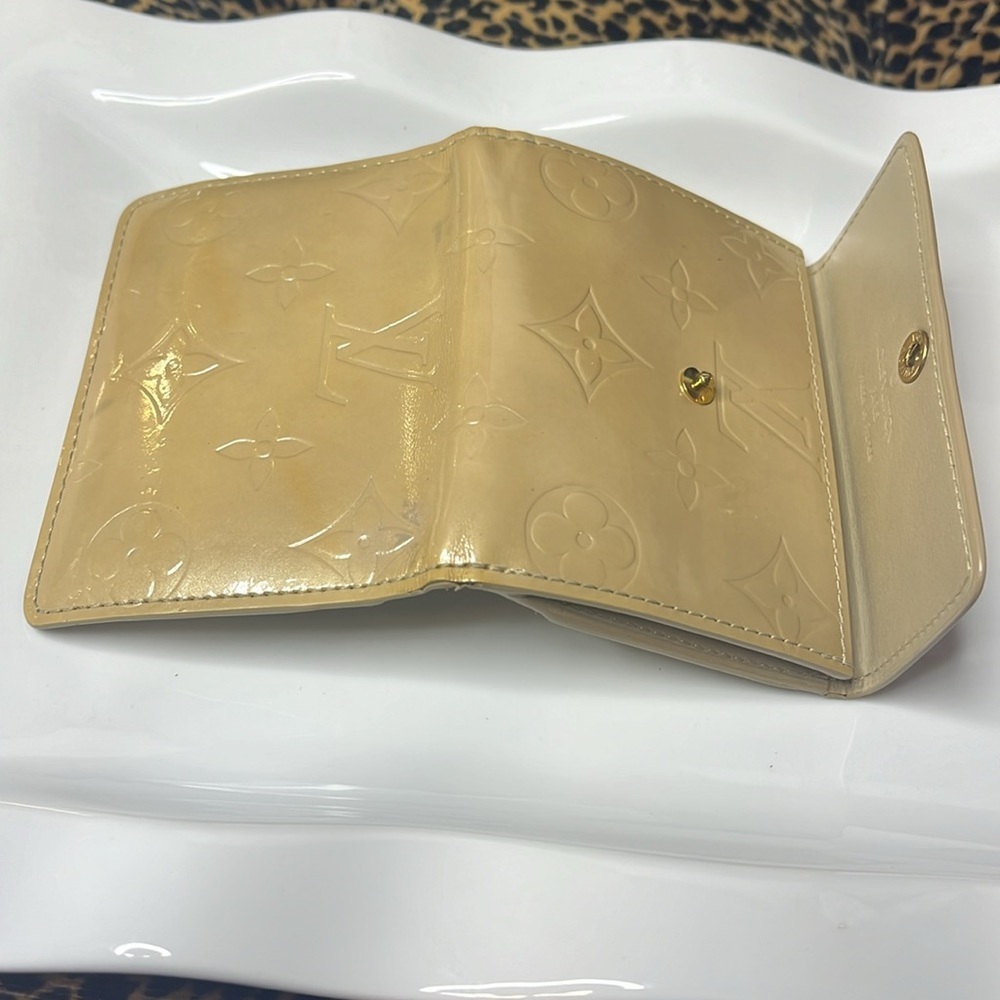 LOUIS VUITTON MONOGRAM VERNIS BILLFOLD WALLET - Picture 9 of 13